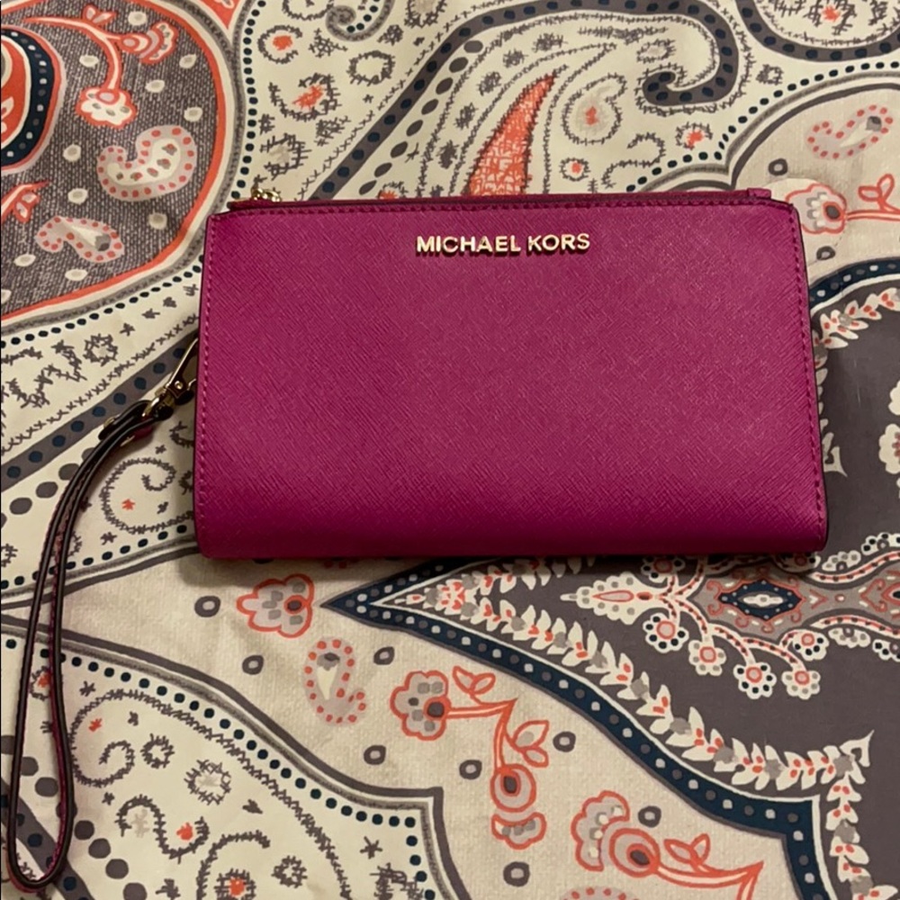 Michael Kors wristlet NWOT